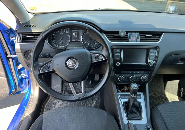 Skoda Octavia cena 47500 przebieg: 247348, rok produkcji 2015 z Gogolin małe 67